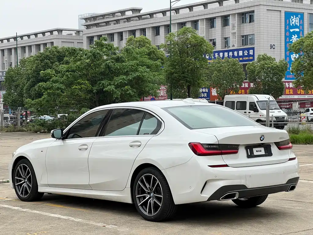 BMW 3 Series 2020 — фото 10
