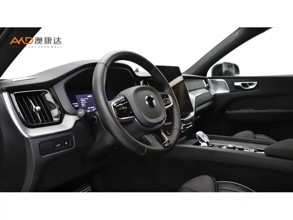 Volvo XC60 PHEV 2025 — фото 6