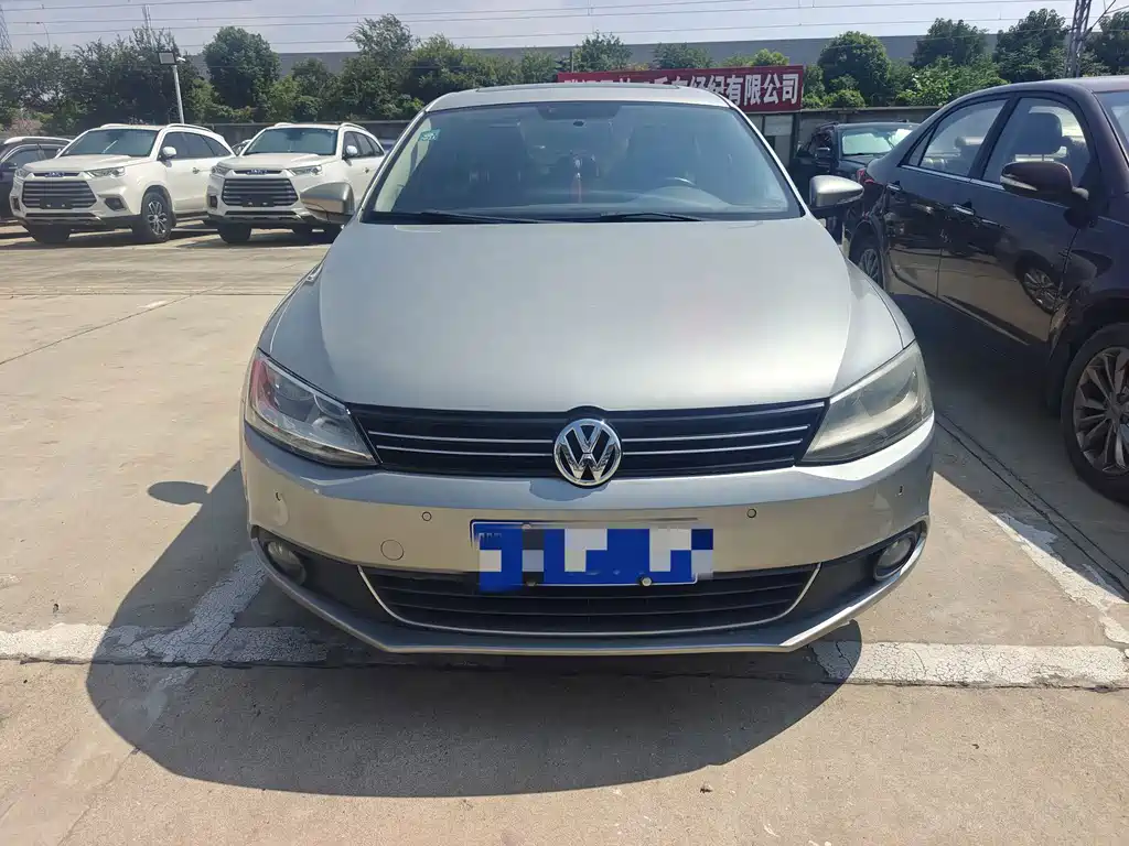 Volkswagen Sagitar 2015