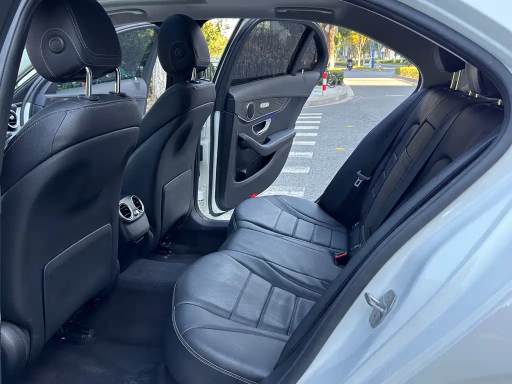 Mercedes-Benz C-Class 2018 — фото 9