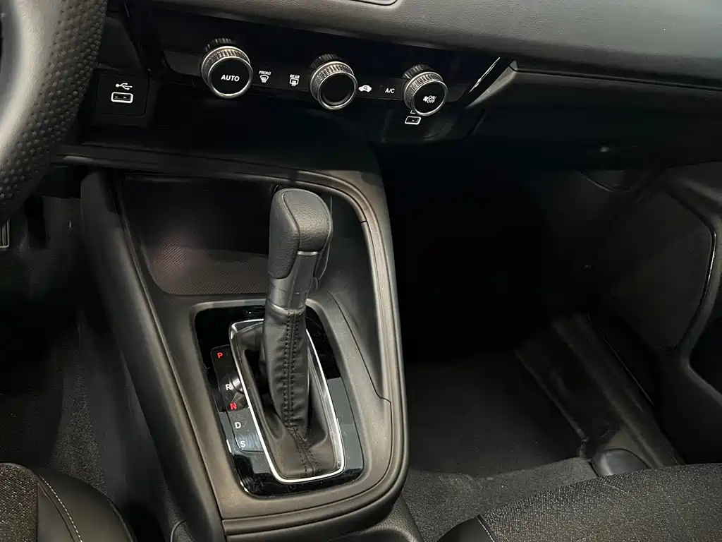 Honda Vezel 2023 — фото 15