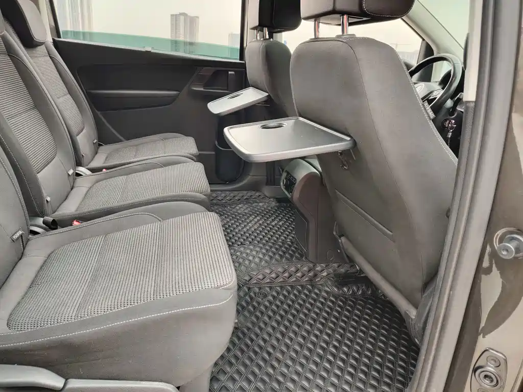 Volkswagen Sharan 2017 — фото 15
