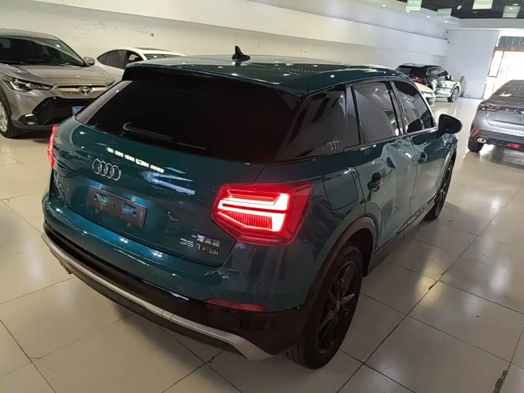 Audi Q2L 2021