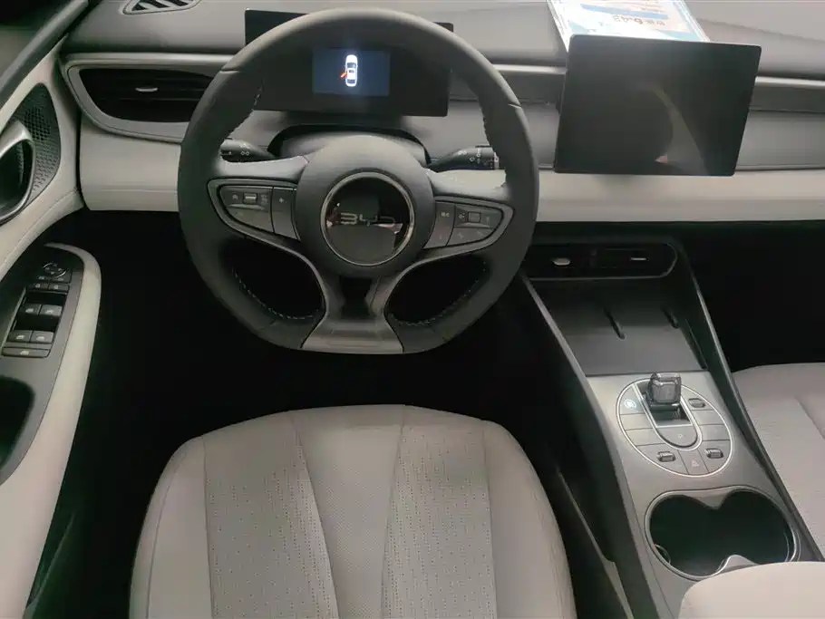 BYD Seal 05 DM-i 2025 — фото 15