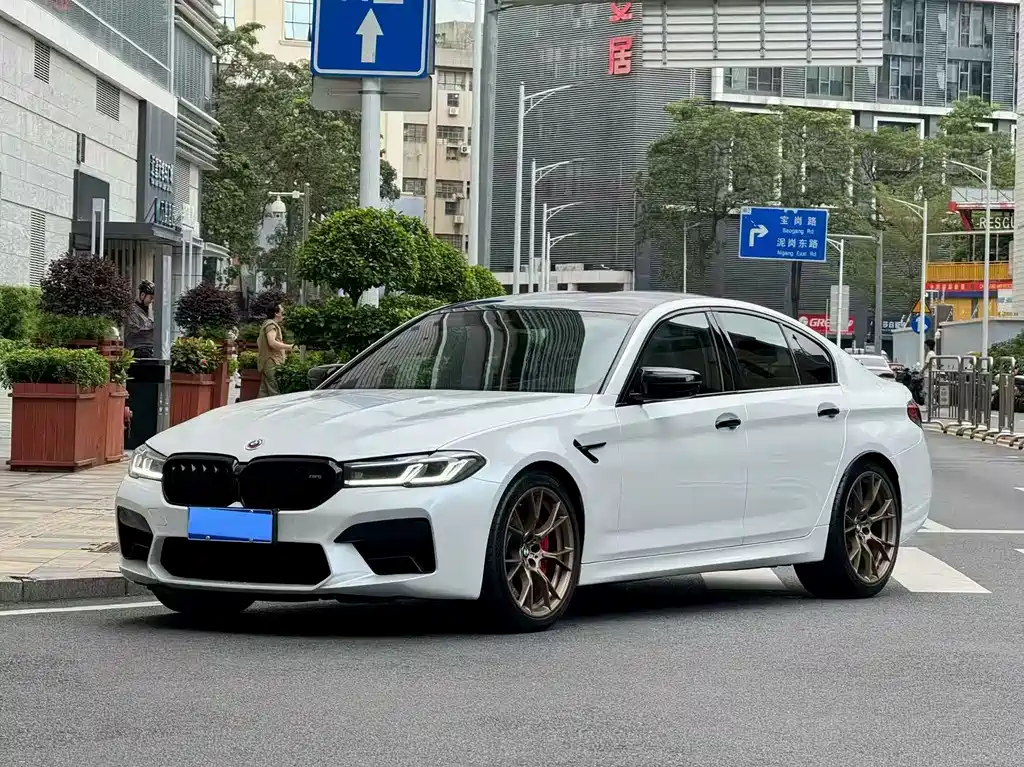BMW M5 2023