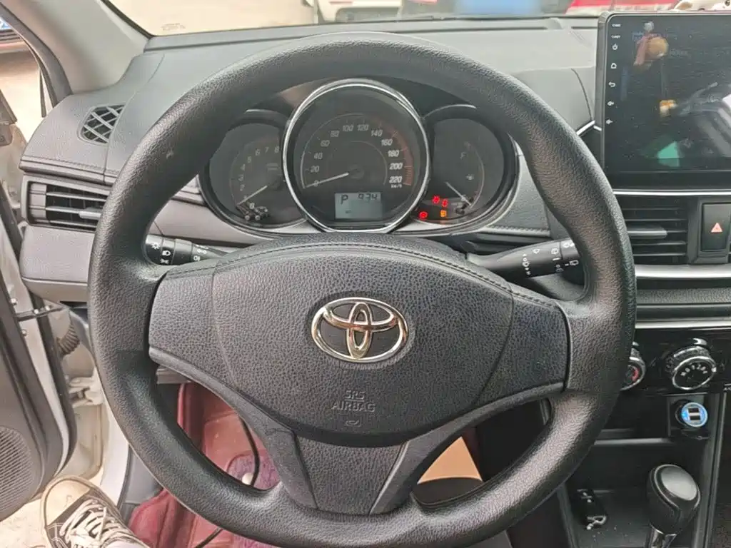 Toyota Yaris L 2020 — фото 11