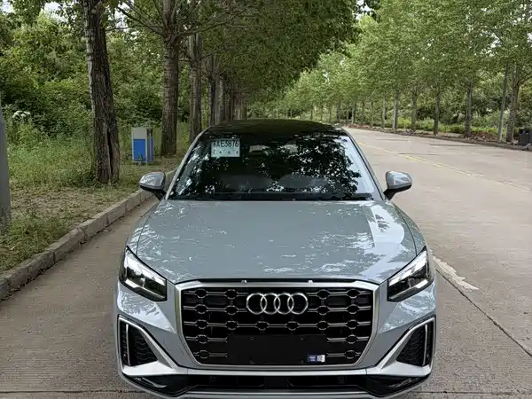 Audi Q2L 2023