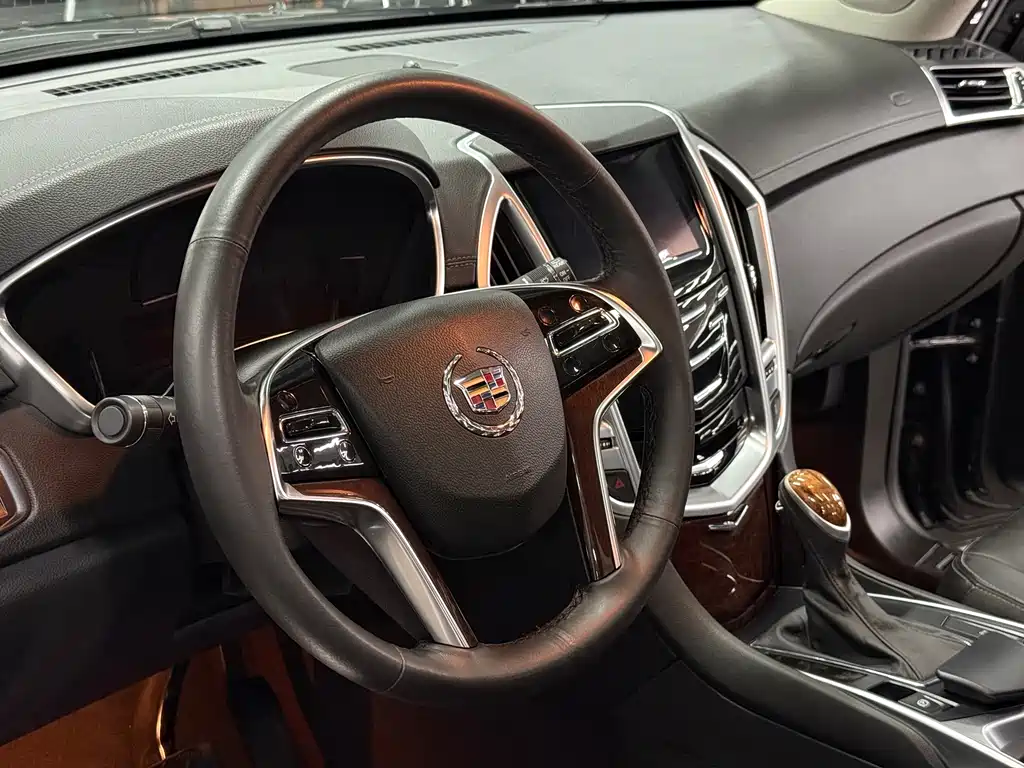 Cadillac SRX 2014 — фото 11