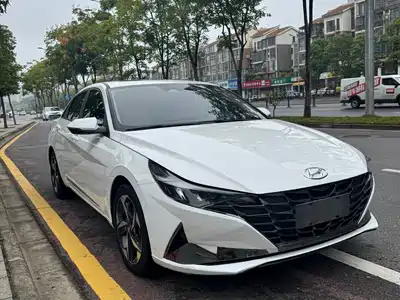 Hyundai Elantra 2022