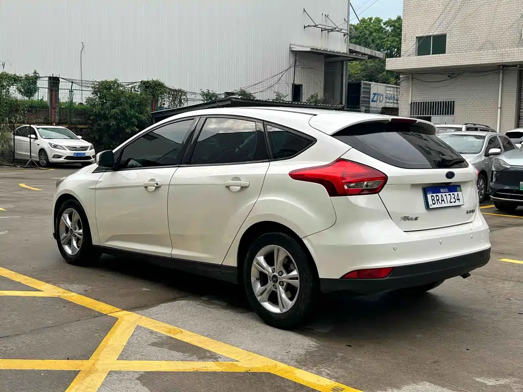 Ford Focus 2017 — фото 21