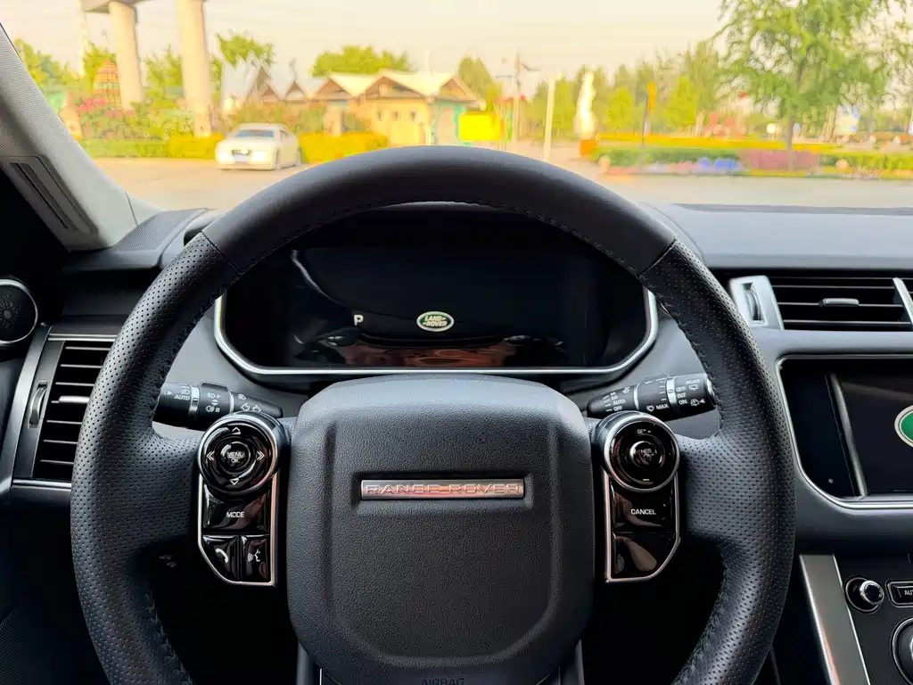 Land Rover Range Rover Sport 2015 — фото 17