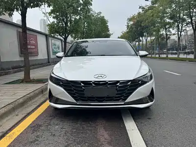 Hyundai Elantra 2022
