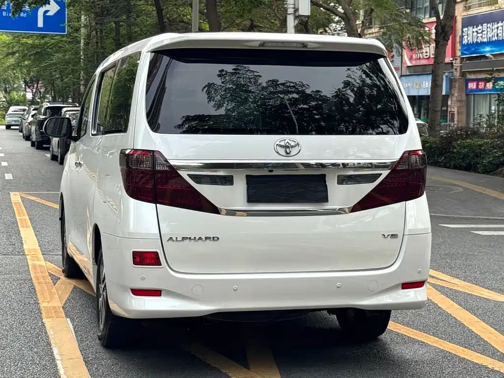 Toyota Alphard 2014 — фото 22