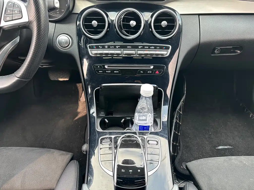 Mercedes-Benz C-Class 2018 — фото 18