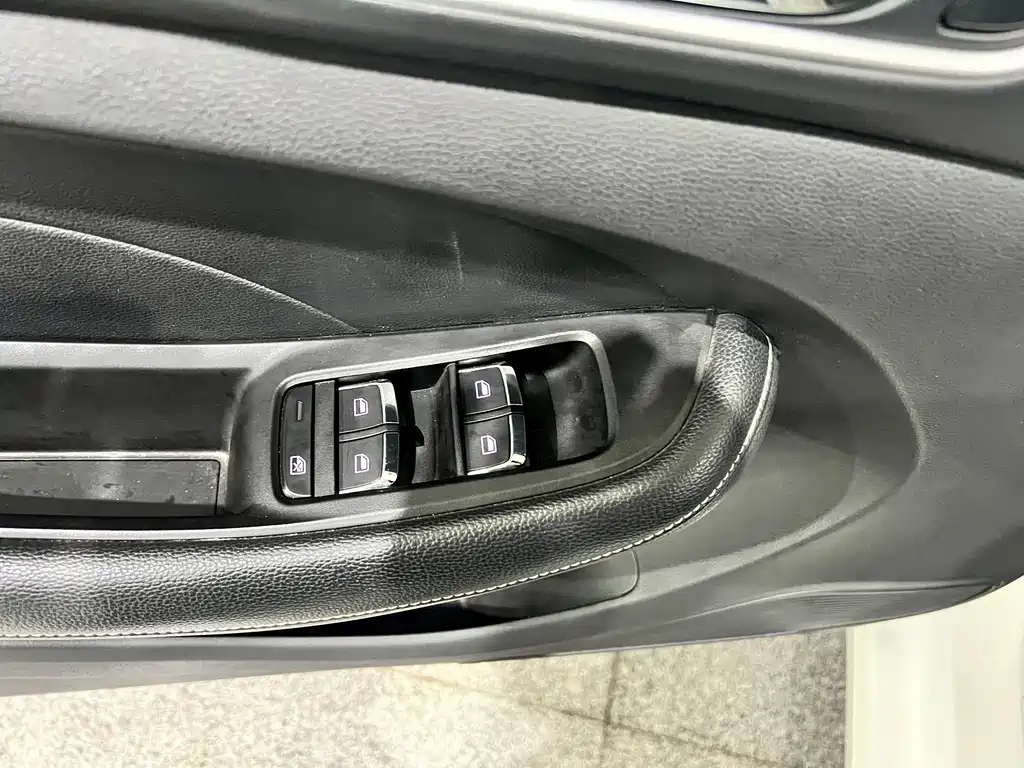 Roewe Ei5 2020 — фото 15