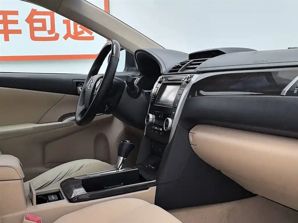 Toyota Camry 2013 — фото 22