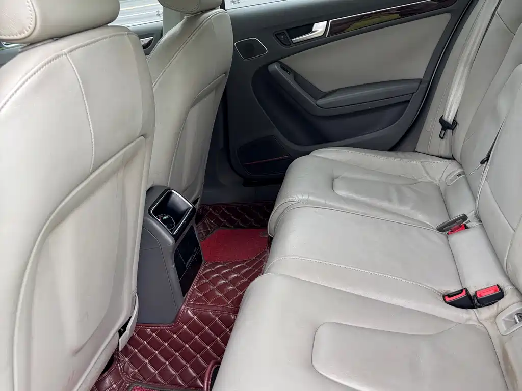 Audi A4L 2012