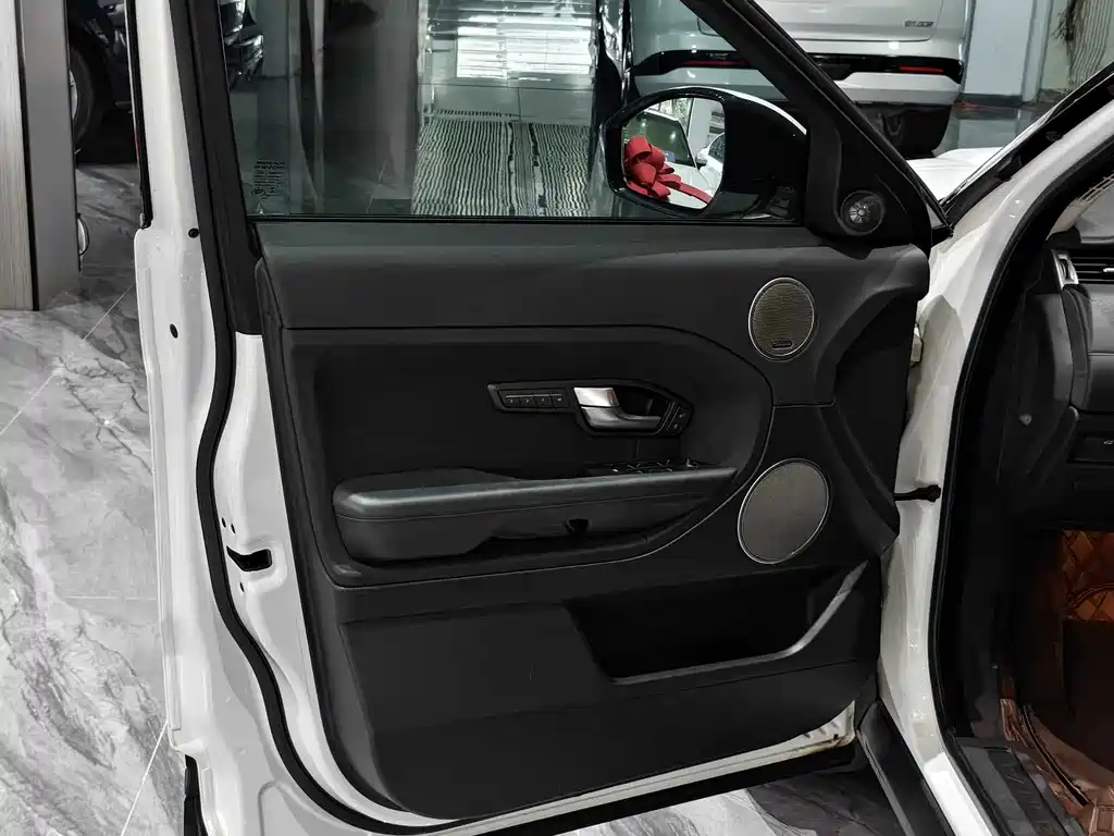 Land Rover Range Rover Evoque 2015 — фото 19