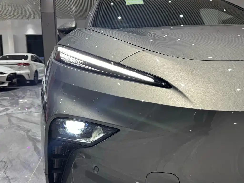 Roewe Feifan R7 2025 — фото 25