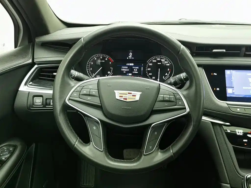 Cadillac XT5 2021 — фото 11