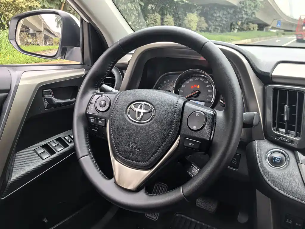 Toyota RAV4 2014 — фото 25