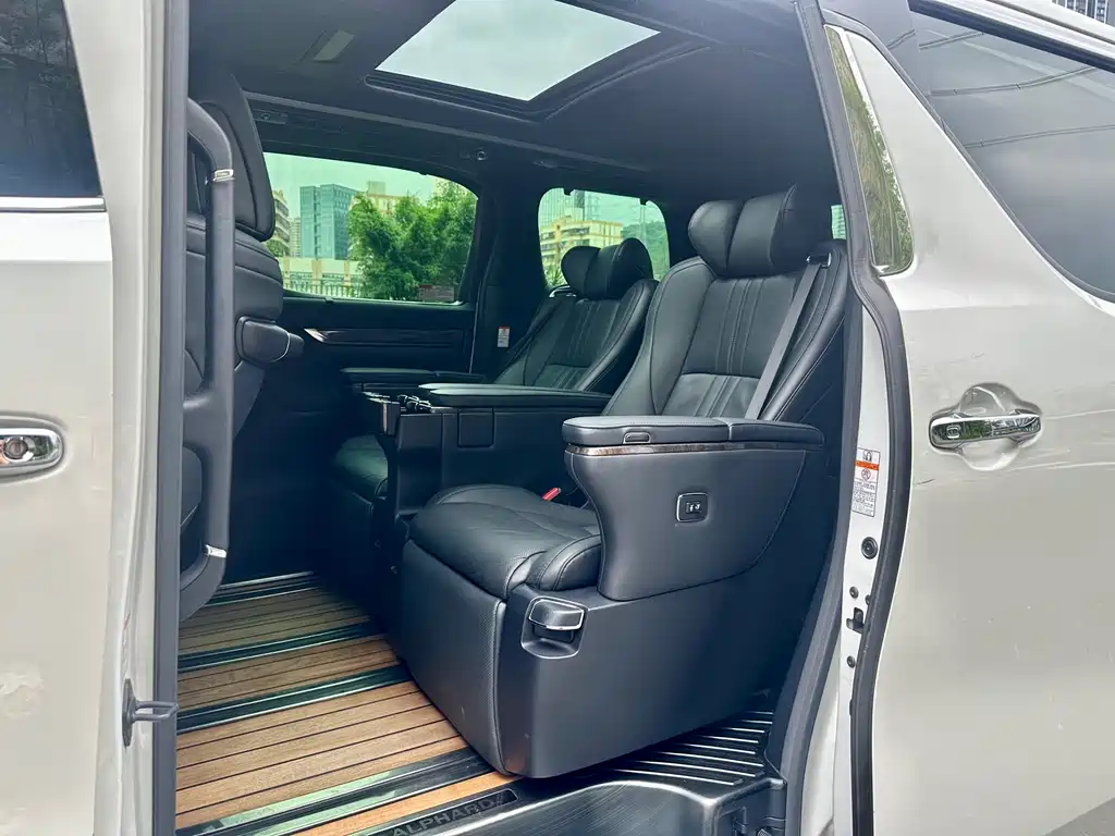 Toyota Alphard 2019 — фото 5