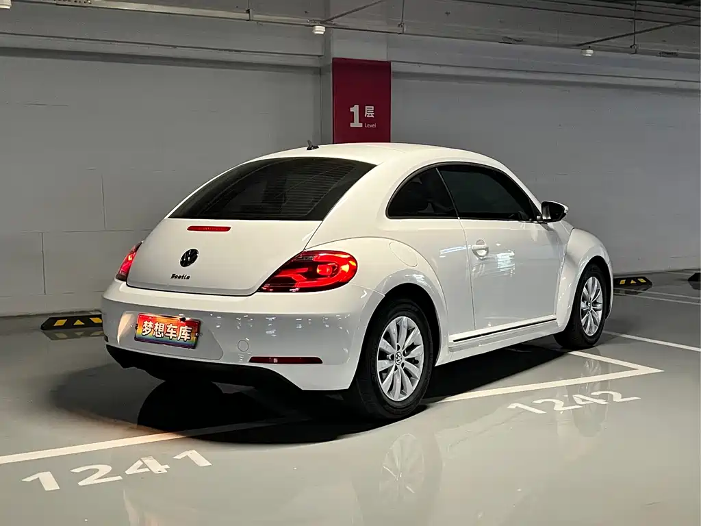 Volkswagen Beetle 2015 — фото 8