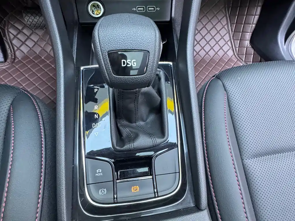 Skoda Korok 2022 — фото 12