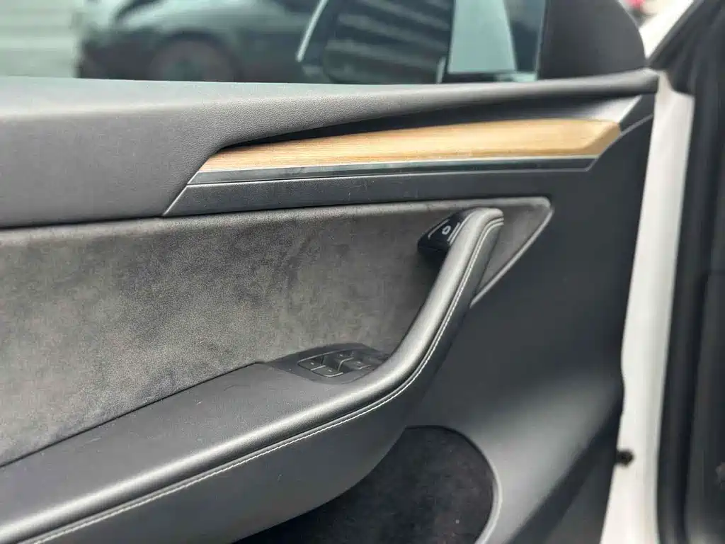 Tesla Model Y 2022 — фото 10