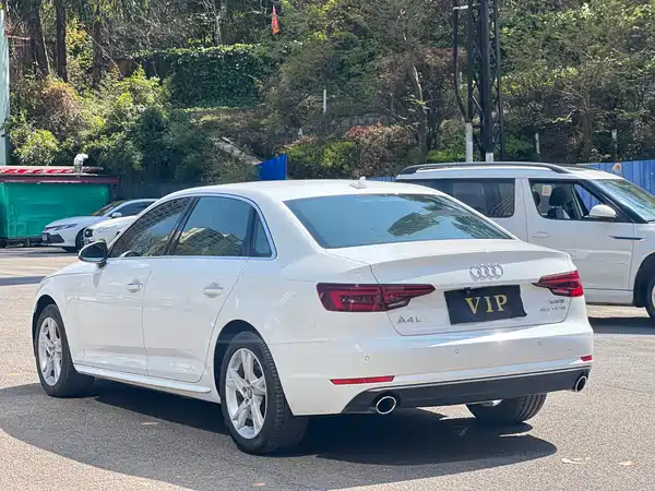 Audi A4L 2018
