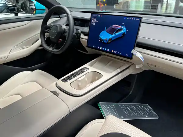 Xiaomi SU7 2025