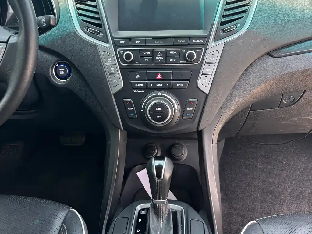 Hyundai Santa Fe 2017 — фото 11