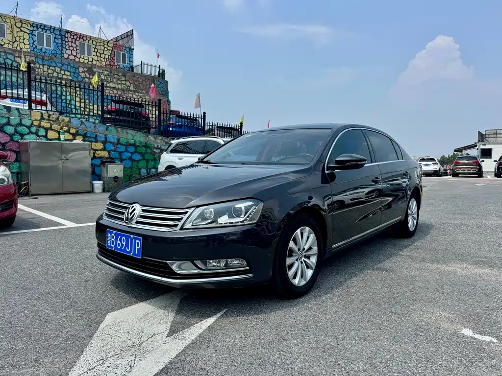 Volkswagen Magotan 2012