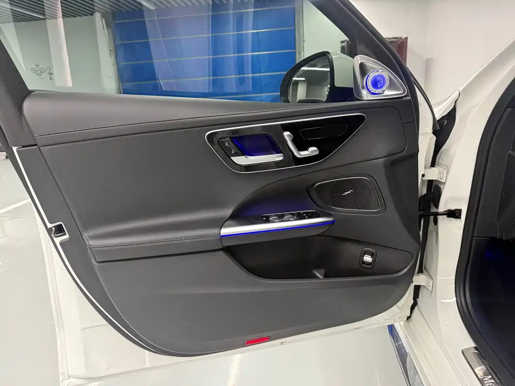 Mercedes-Benz C-Class 2023