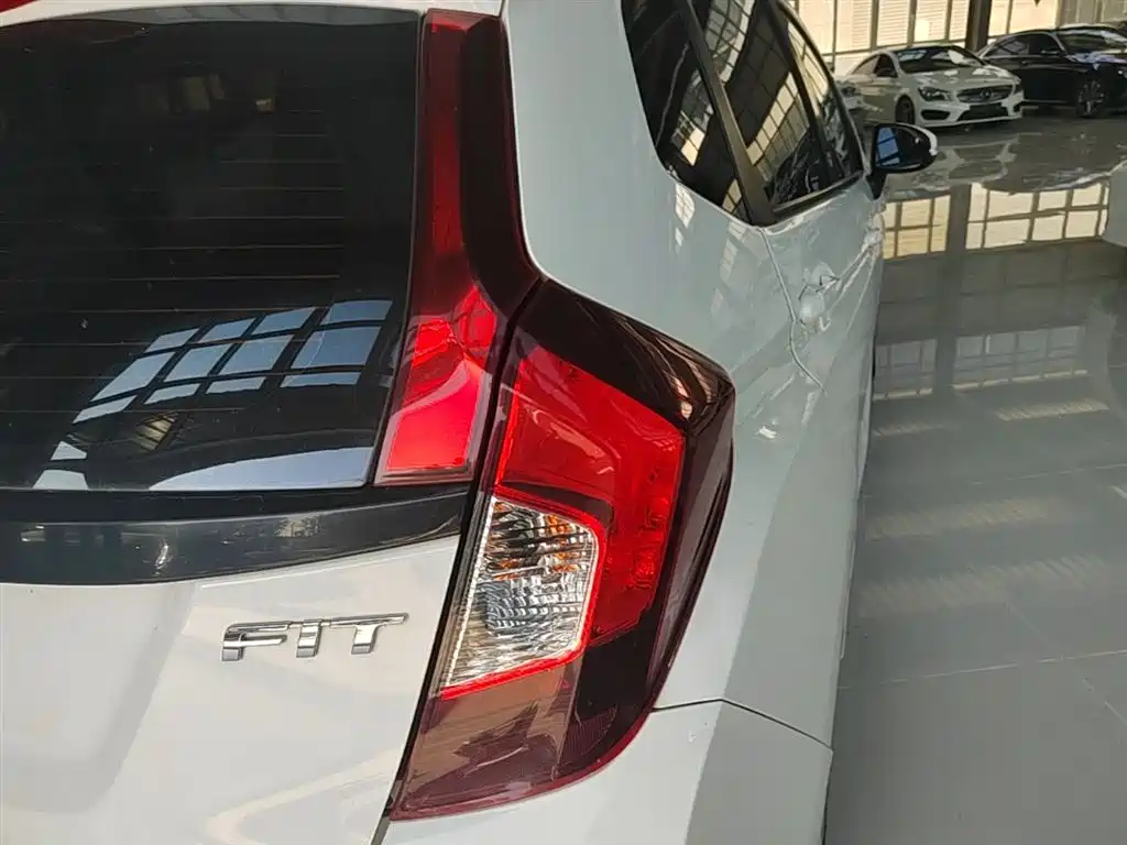 Honda Fit 2019 — фото 8