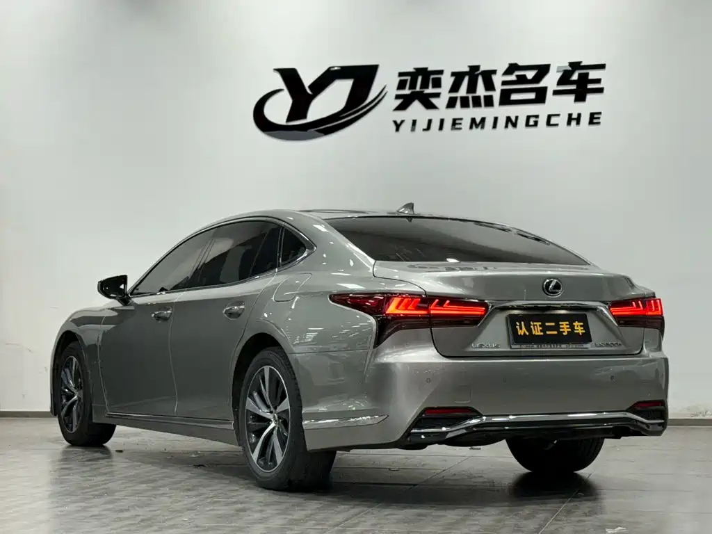 Lexus LS 2022 — фото 17
