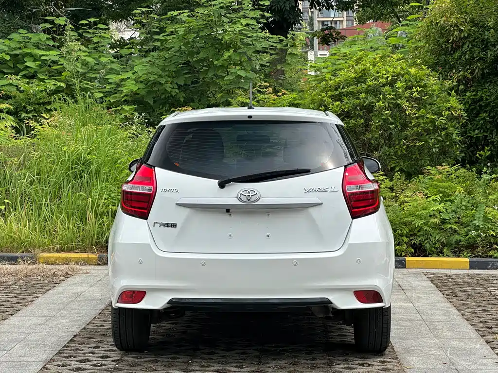 Toyota Yaris L 2021