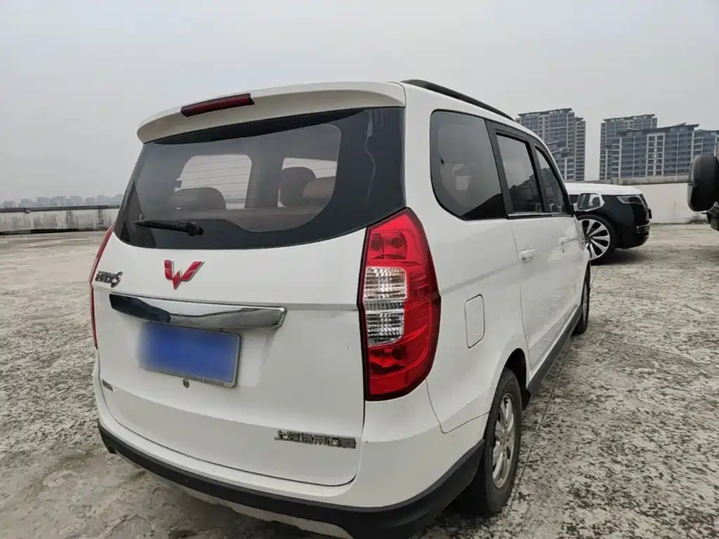 Wuling Hongguang 2015 — фото 7