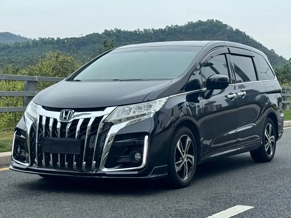 Honda Odyssey 2017 — фото 1