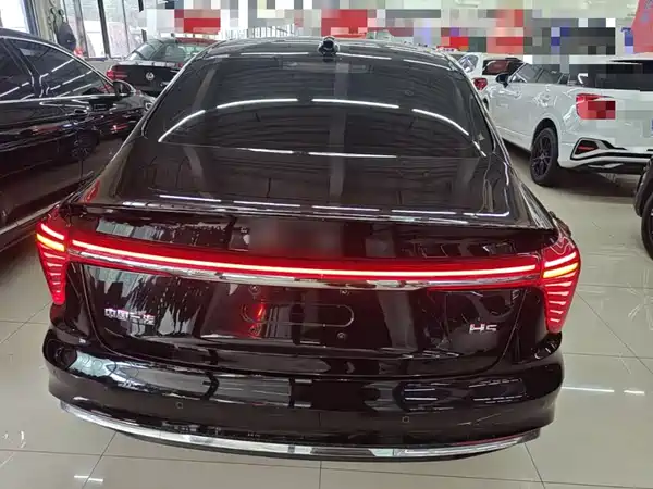 Hongqi H5 2024