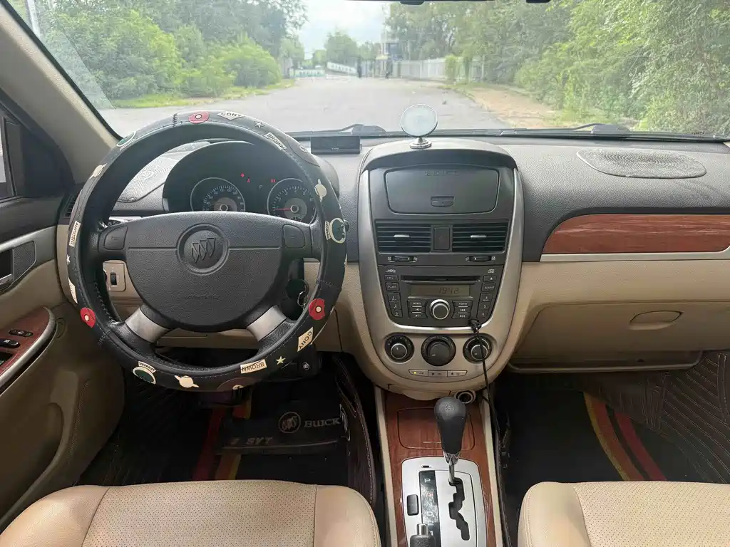 Buick Excelle 2012