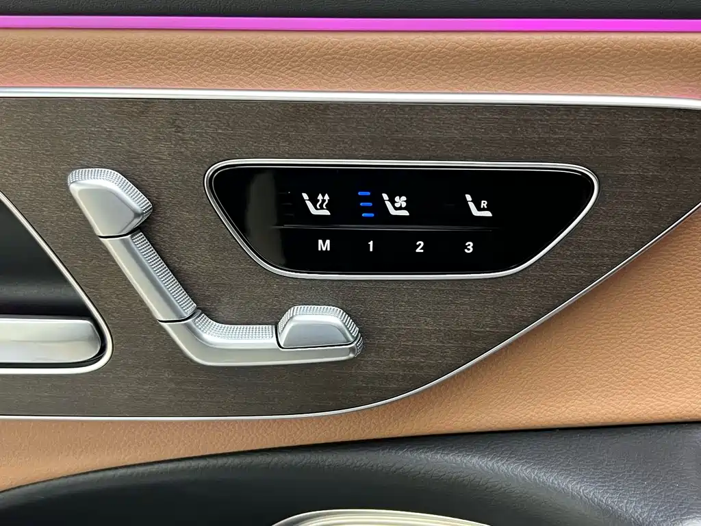 Mercedes-Benz E-Class 2024 — фото 18