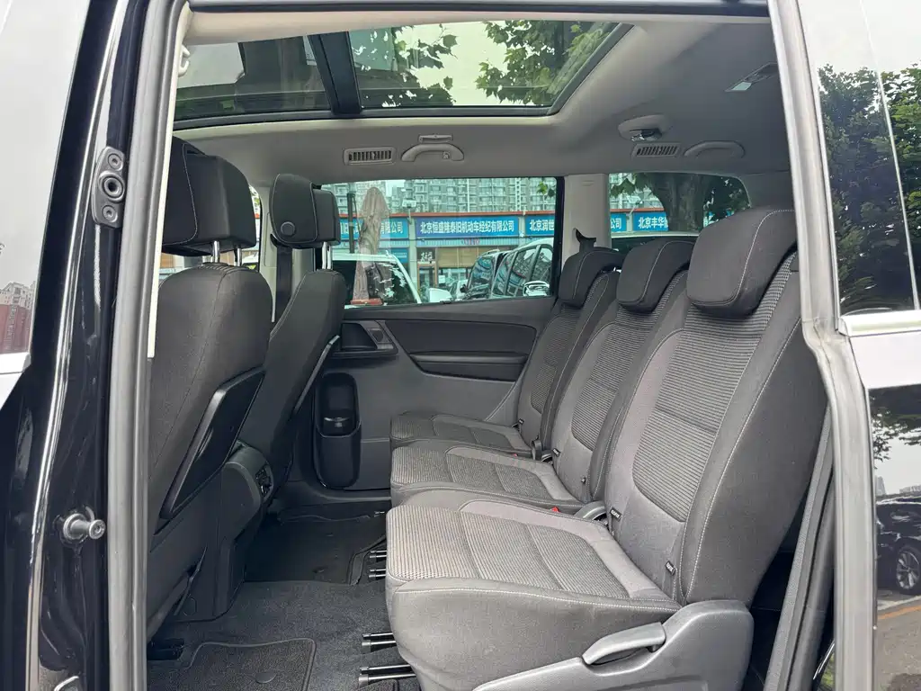 Volkswagen Sharan 2017 — фото 6
