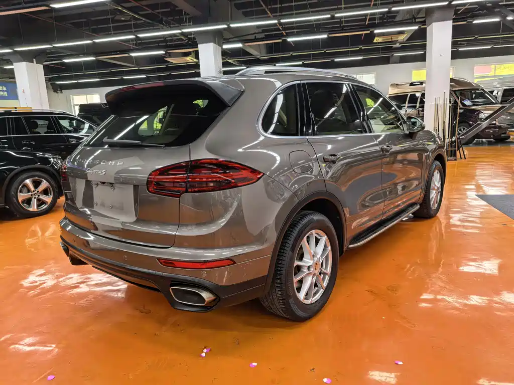 Porsche Cayenne 2015 — фото 5