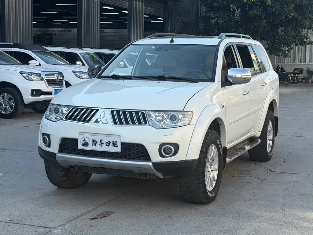 Mitsubishi Pajero Jinchang 2013