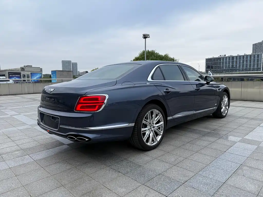 Bentley Flying Spur PHEV 2022 — фото 20