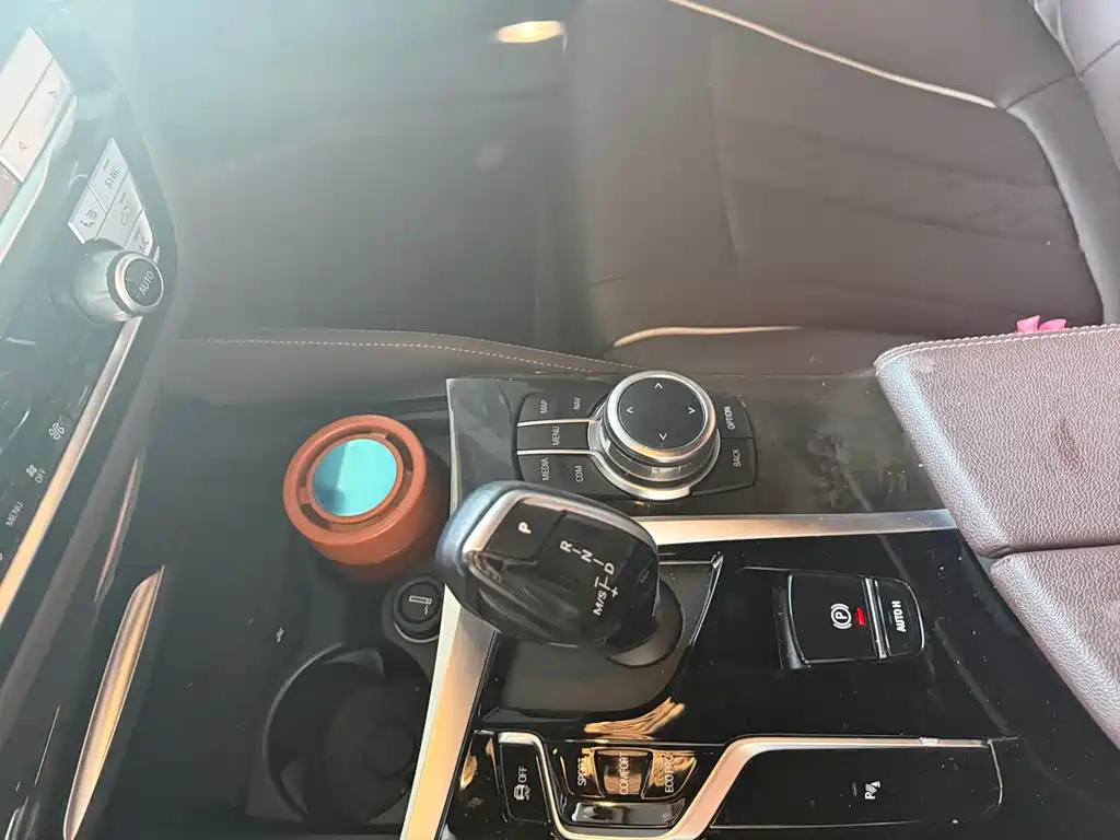 BMW 5 Series 2022 — фото 10