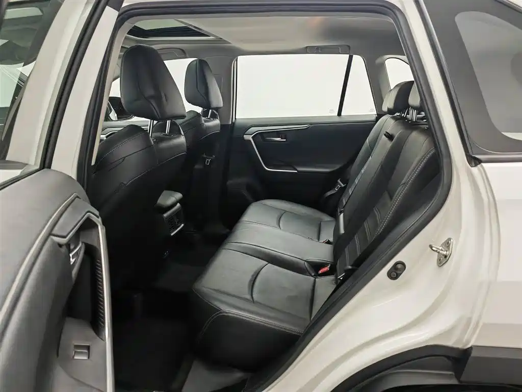 Toyota Wildlander 2022 — фото 15