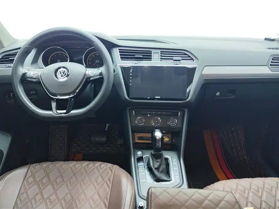 Volkswagen Tiguan L 2020 — фото 12