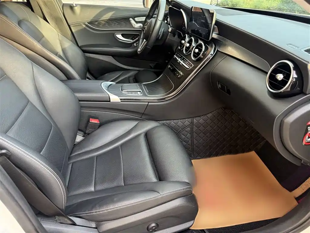 Mercedes-Benz C-Class 2019 — фото 12